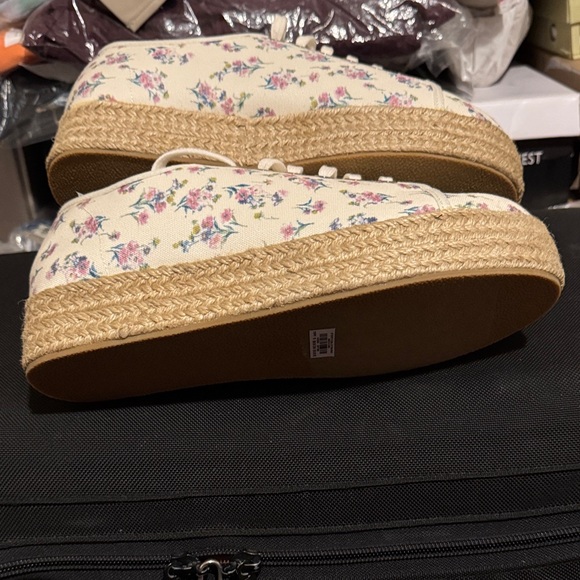 Torrid Cream Ivory Floral Canvas Platform Sneakers - Picture 5 of 9